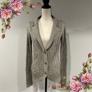 Gorgeous Long sleeve button down cardigan